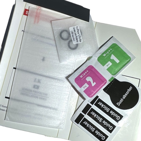 IPhone 12 Pro Max Bundle - 3 Cases + One (New) Screen protector. - Picture 3 of 8